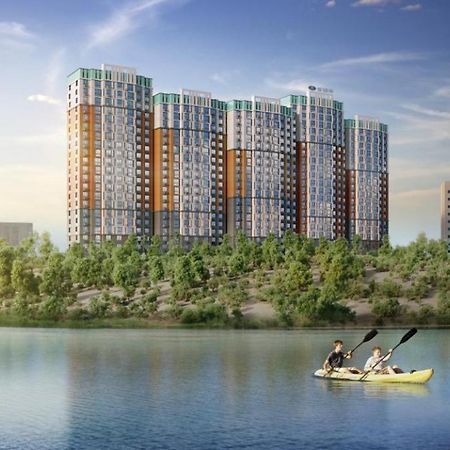 Апартаменты В Жк Laketown На Берегу Озера Almaty Esterno foto