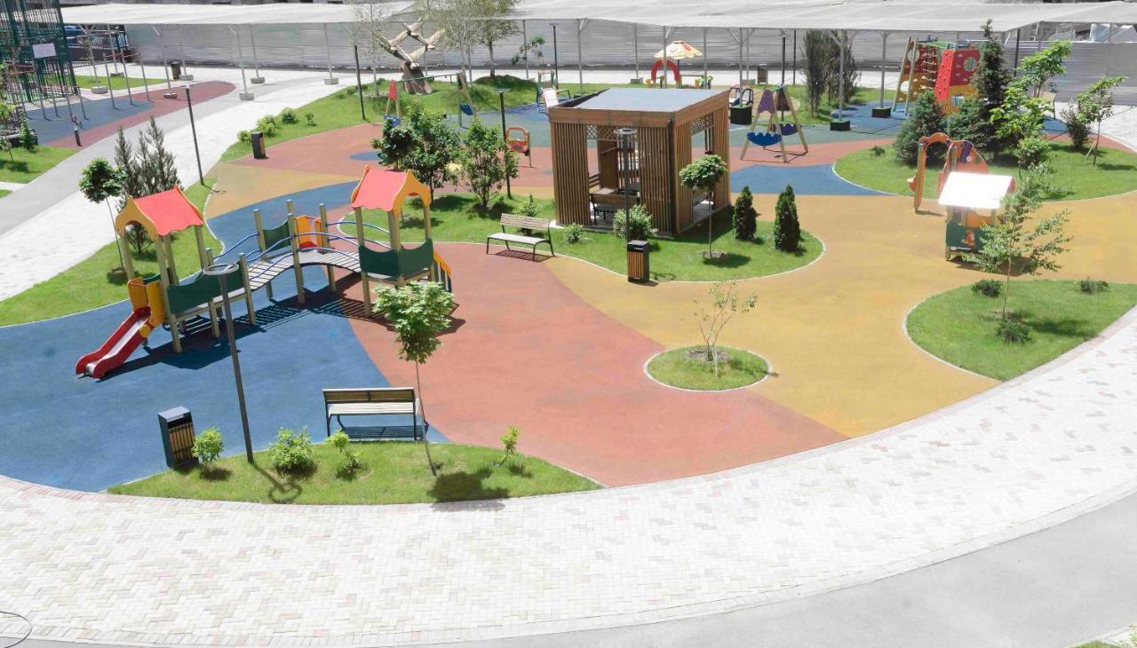 Апартаменты В Жк Laketown На Берегу Озера Almaty Esterno foto