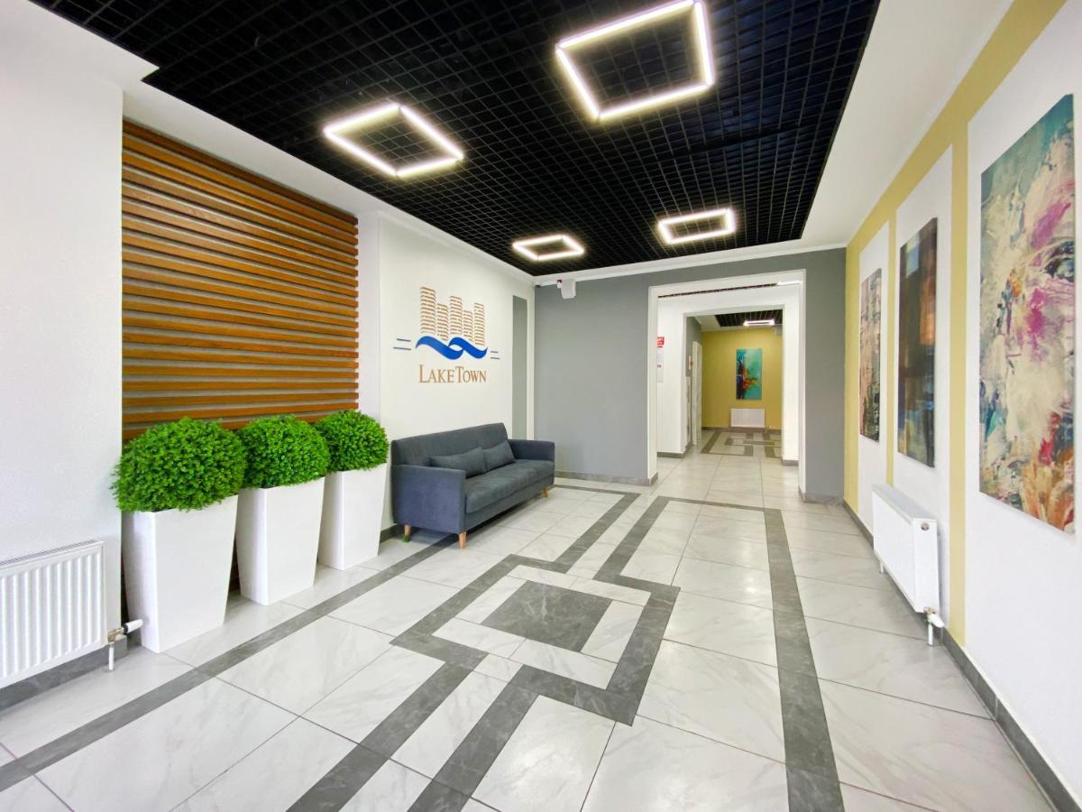 Апартаменты В Жк Laketown На Берегу Озера Almaty Esterno foto